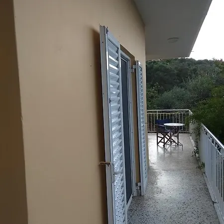 Case de vacanță Barbara's Sea View Benitses (Corfu)