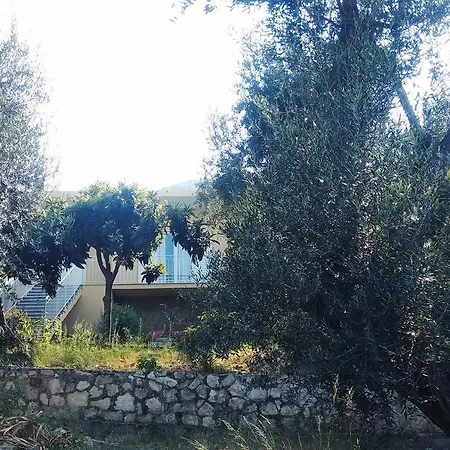 Barbara's Sea View Holiday home *